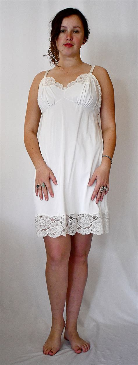 Vintage White Slip With Inset Lace Bodice And Hem Sz 38 Etsy