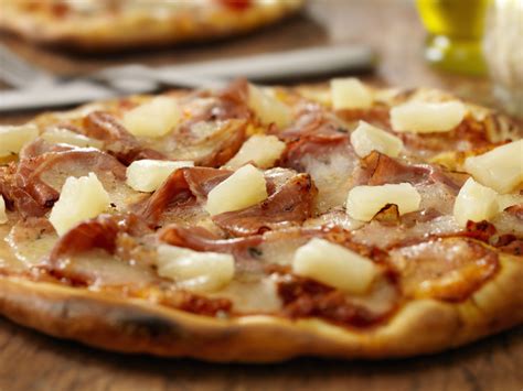 Hawaiian Pizza Was Invented In Canada By A Greek Restaurant Owner The Vintage News