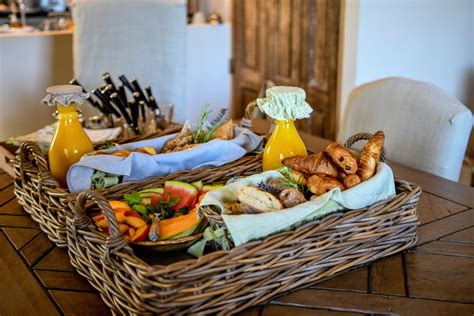 Le petit déjeuner savoureux en chambres d hôtes Maison9 Cassis