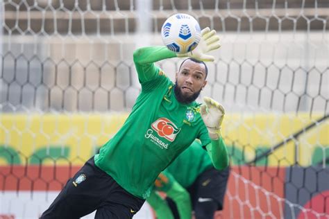 Ederson Cortado Da Sele O Brasileira E Tite Convoca Goleiro Do