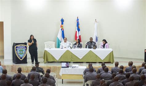 MP Imparte Charla Sobre Trata De Personas A Aspirantes A Rasos De La PN