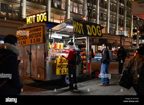 Hot Dog Vendor Hi Res Stock Photography And Images Alamy