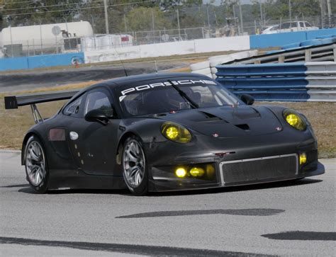 New Porsche 911 RSR successfully concludes test drives - AutoRacing1.com