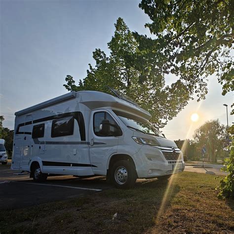 Louer Camping car à Helsinki avec 6 couchage s à partir de 108 CHF