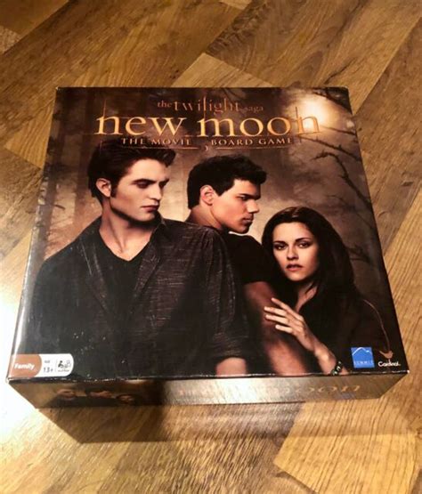 The Twilight Saga New Moon Movie Board Game Ebay