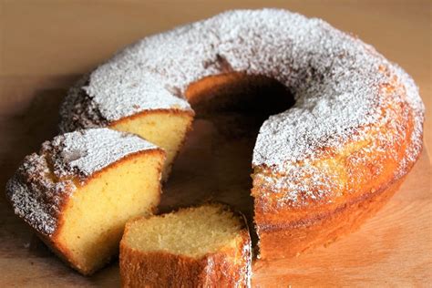 Ciambellone Classico La Ricetta Della Nonna Per Farlo Soffice E Alto