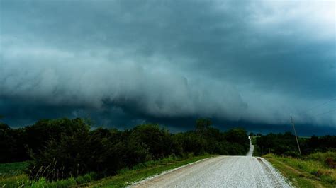 Live 🔴 Storm Chasing Midwest Tornado Threat Youtube