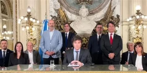 Se reúne hoy la bicameral que debe tratar el DNU de Milei la