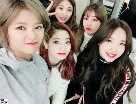 Twice Jeongyeon Dahyun Tzuyu Jihyo Nayeon Once Kpop Korean Girl Groups Nayeon Twice