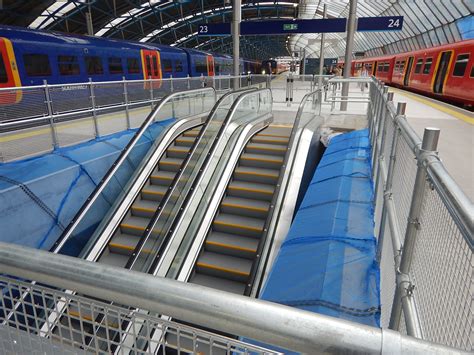 Waterloo Upgrade August 2017 – Mid-Platform Entrance/Exit On Platforms
