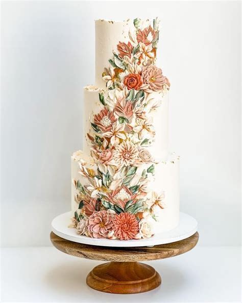 Lila Cake Shop On Instagram Lush Climbing Florals And Gilded Petals