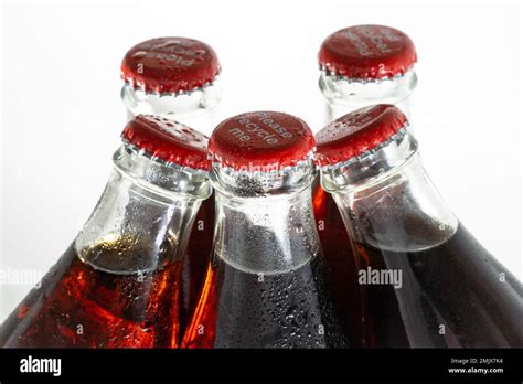 Bouteilles de coca Banque de photographies et dimages à haute