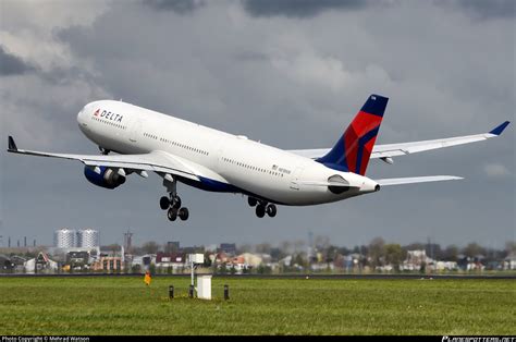 N Nw Delta Air Lines Airbus A Photo By Mehrad Watson Id