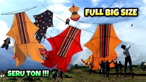 Sangat Banyak Bebean Big Size Mengudara Di Padang Galak Bali Kite Youtube