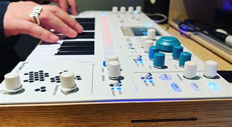 WoFi de Kiviak Instruments: nuevo teclado sampler en camino - gearnews.es