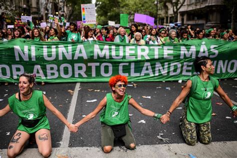 Las Argentinas Presionan Con Protestas En Las Calles Por La Legalización Del Aborto Sociedad