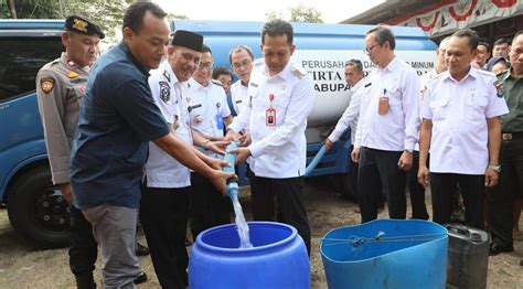 PWI Gandeng Pemkab Dan Perumdam TKR Bantu Warga Pakuhaji 105 Ribu