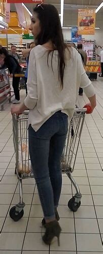 Very Hot Brunette In Jeans Tight Jeans Forum