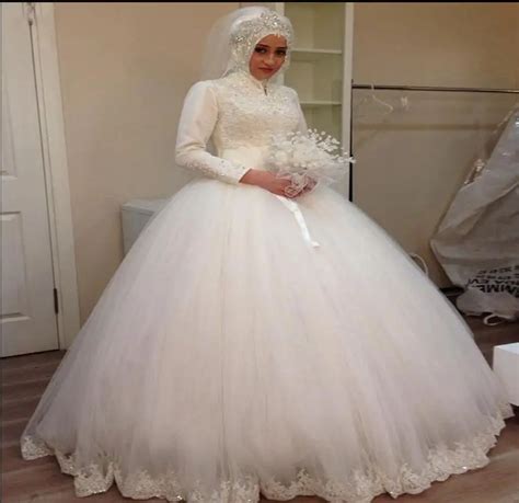 Elegant Saudi Arabic Ball Gown Bride Gowns 2017 High Neck Long Sleeve