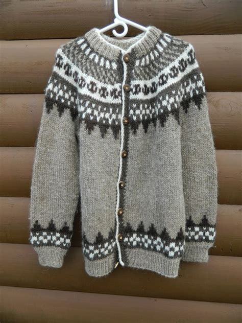 Vintage Icelandic Hand Knit Gem