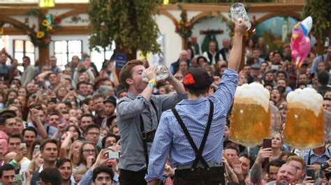 In Pictures Beer Flows As Germanys Oktoberfest Opens In Munich Bbc News