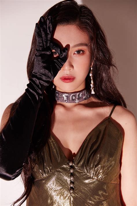 Red Velvet Reveals Solo Teaser Images For Peek A Boo Daily K Pop News