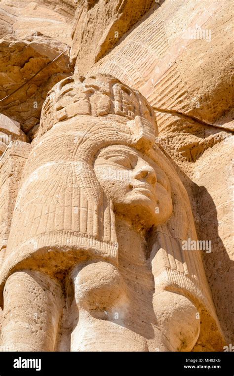 El Coloso Del Gran Templo De Rams S Ii En Abu Simbel Egipto