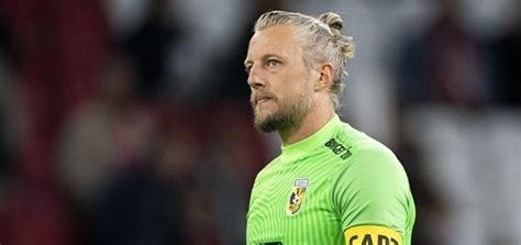 Pasveer Spreekt Klare Taal Over Verbannen Bazoer Soccernews Nl