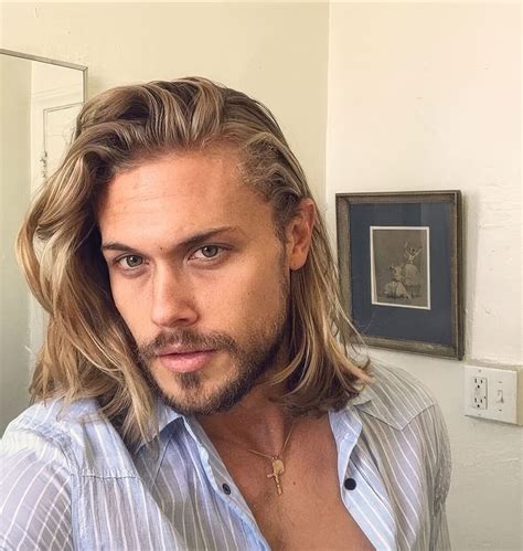 Relaxed Surfer Hair Ideas For Men Styleoholic