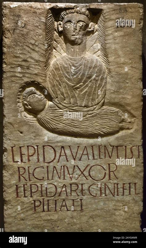 Stele Funeraire Des Lepida 4th Siecle Calcaire Aus Cenon Sur Vienne