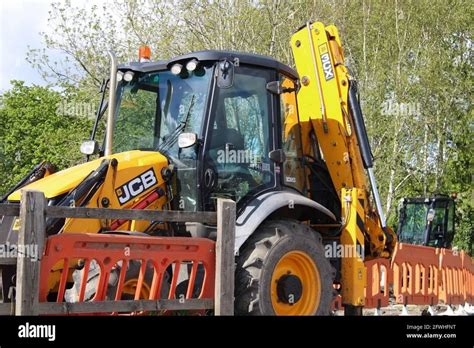 Jcb Wheel Loaders Rental Services For Material Handling In Mumbai