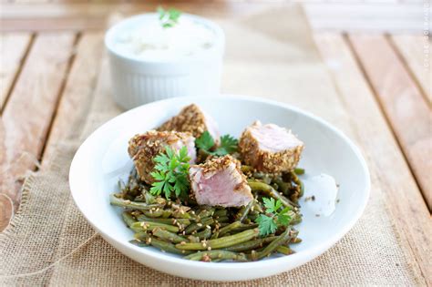 Thon mi cuit mariné au miel et sésame poêlée de haricots verts