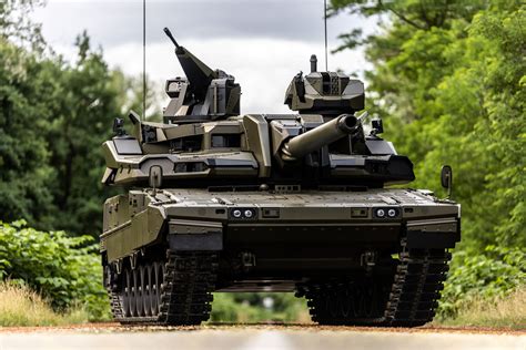 Enhanced Main Battle Tank Embt In Kairo Vorgestellt