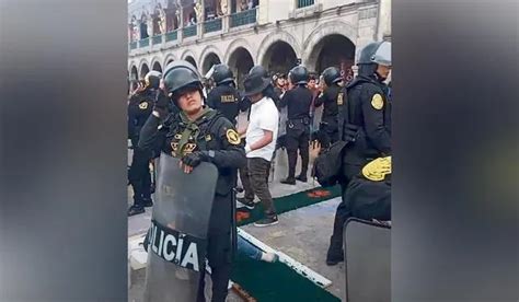 Semana Santa Ayacucho la PNP trató de impedir homenajes a caídos en