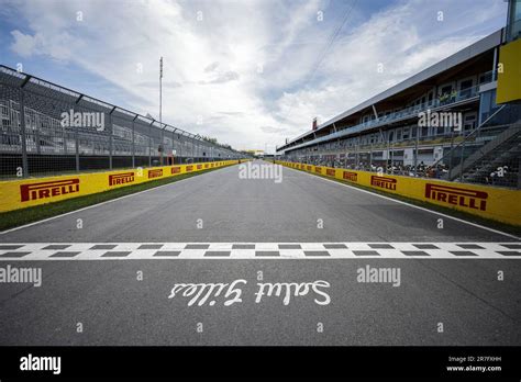 Le Circuit Gilles Villeneuve Ambiance Main Droit Pendant Le Grand Prix