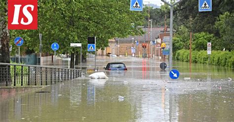 Ainakin Viisi Kuollut Pohjois Italian Tulvissa Ilta Sanomat