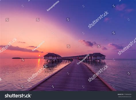 Maldives Island Sunset Water Bungalows Resort Stock Photo 770896600 ...