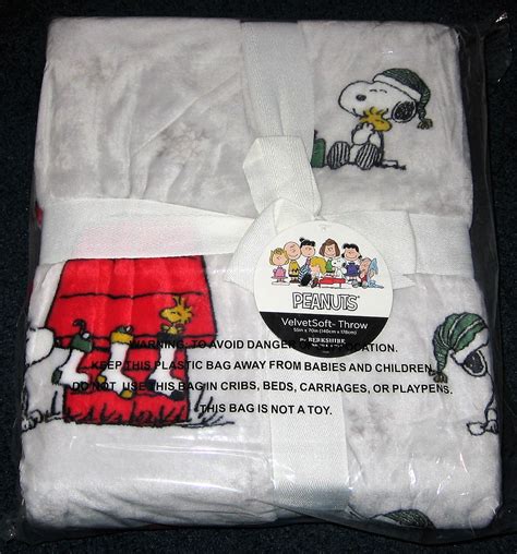 Berkshire Peanuts Snoopy Woodstock Velvetsoft Throw Christmas Blanket 55 X 70 New