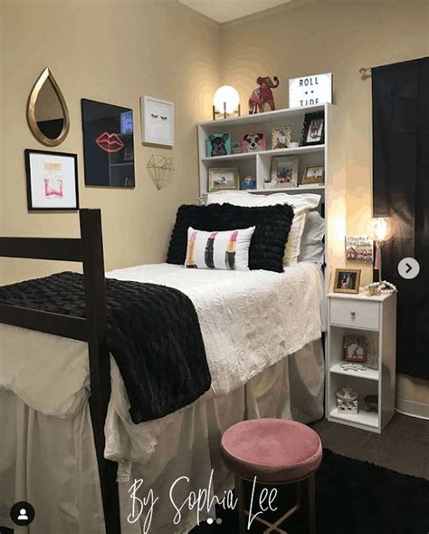 24 Photos Of Insanely Beautiful And Organized Dorm Rooms By Sophia Lee