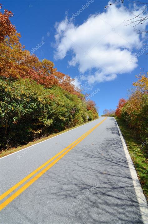 Blue Ridge Mountain Road — Stock Photo © Sepavone 7240742