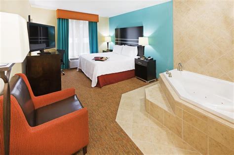 8 Austin Hotels with Jacuzzi in Room: Romantic Hot Tub & Whirlpool Suites