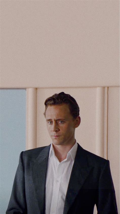 Tom Hiddleston High Rise Wallpaper