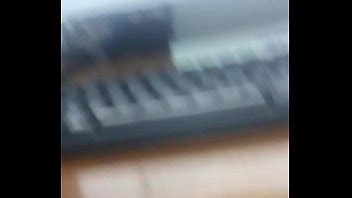 Batendo Uma Na Frente Do Computador XVIDEOS