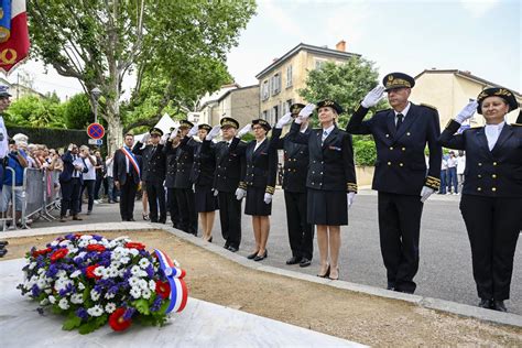 En Images Une Mouvante C R Monie La M Moire De Jean Moulin Le Jour