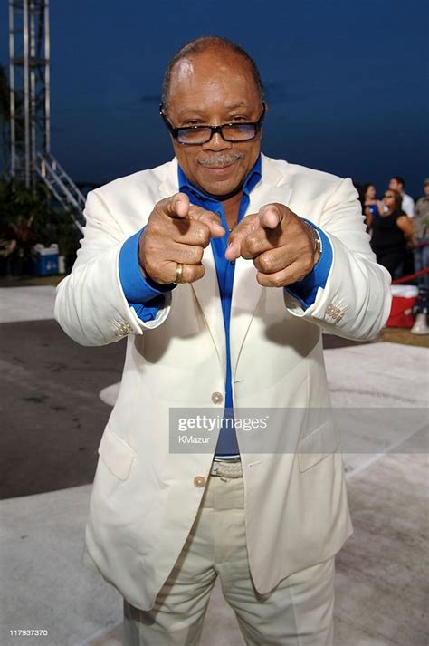 Quincy Jones during 2005 MTV Video Music Awards - White Carpet at... in ...