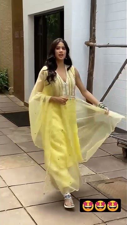 Janhvi Kapoor😍💯😘 Shorts Trending Tiktok Youtubeshorts Youtube Viral Ytshorts Bollywood