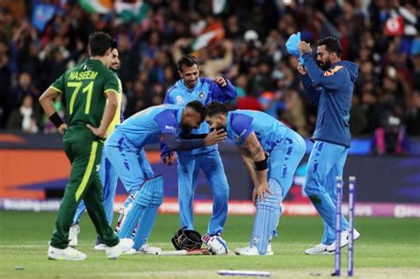 T20 Wc India V Pakistan The Last Over As It Happened Rediff Cricket