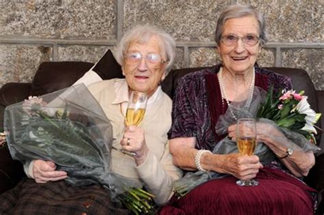 Scottish Sisters Confirmed As Worlds Oldest Living Twins By Guinness