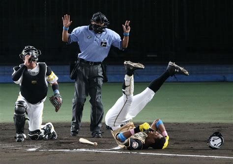 日本ハム万波中正「楽しかった」頭部死球ヒヤリもレーザービームに二塁打 プロ野球写真ニュース 日刊スポーツ