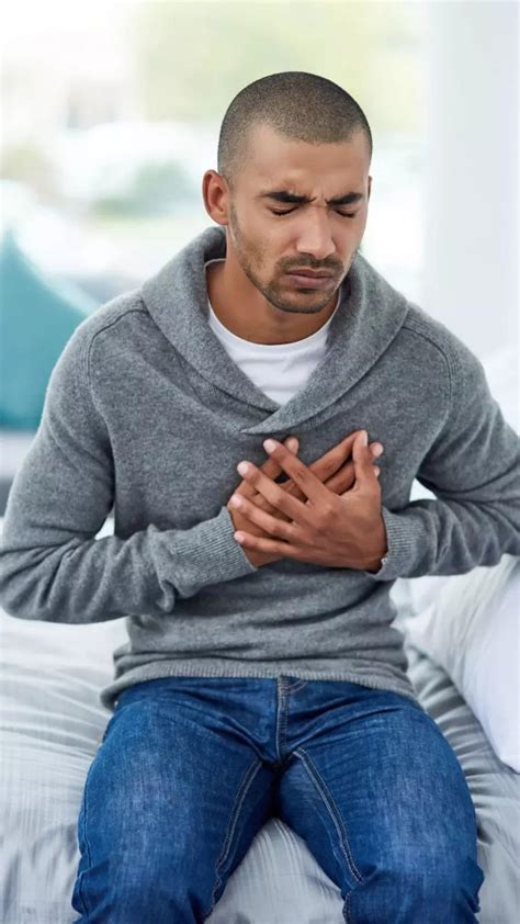 Early Signs Of A Heart Attack One Should Take Seriously